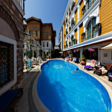 Seven Hills Palace Hotel